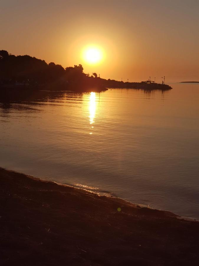 Eleni B&B Limani Kapis Bagian luar foto